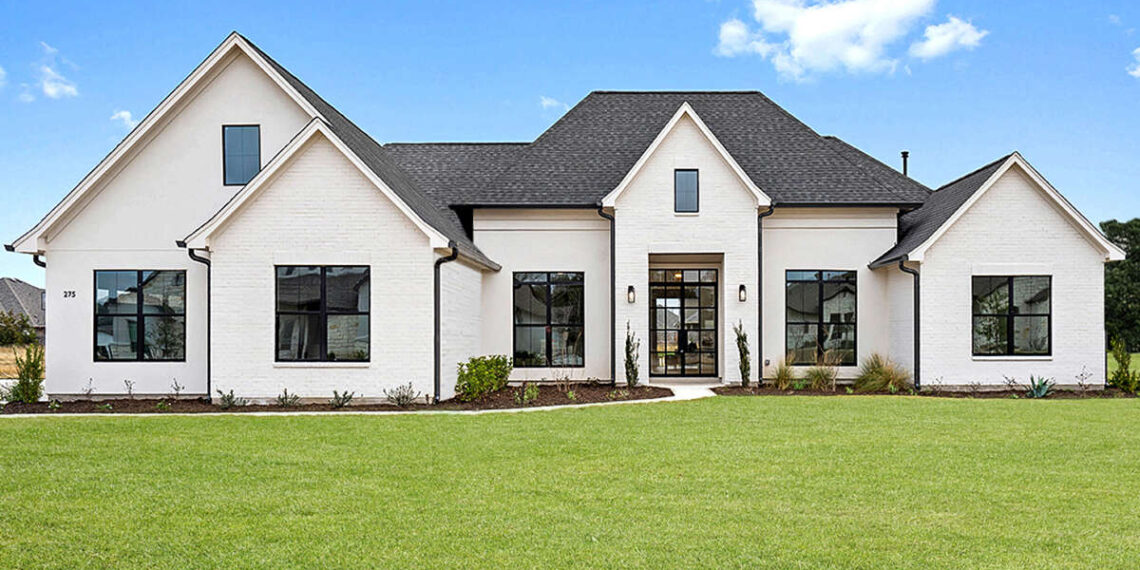 European Plan: Spacious 5-Bedroom Home with Generous Garage