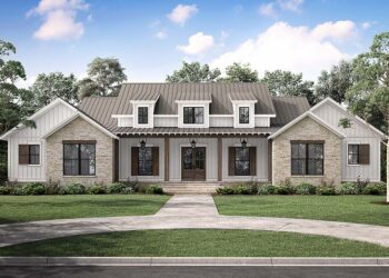 Introducing the Ultimate Single-Story Luxury Home: 4 Bedrooms, 3 Full Baths, and 1 Half Bath in Traditional Style